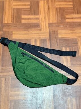 BAGGU Forest Green Sling Belt Bag with Black Strap